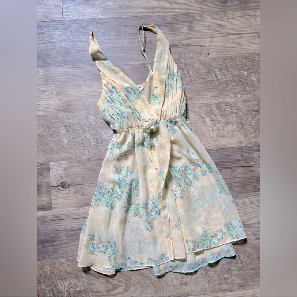 BNWOT Flora Robe and Chemise Set S/M Yellow Lace Floral